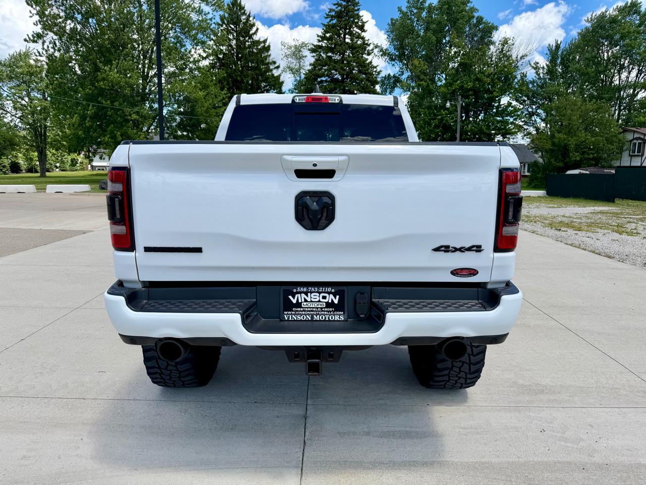 RAM 1500 Big Horn 4x4 Crew Cab 5'7" Box 2020