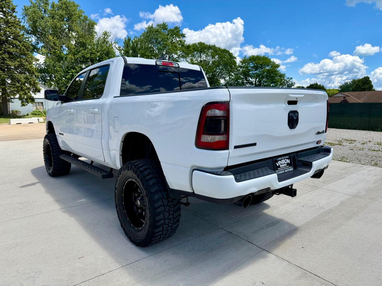 RAM 1500 Big Horn 4x4 Crew Cab 5'7" Box 2020