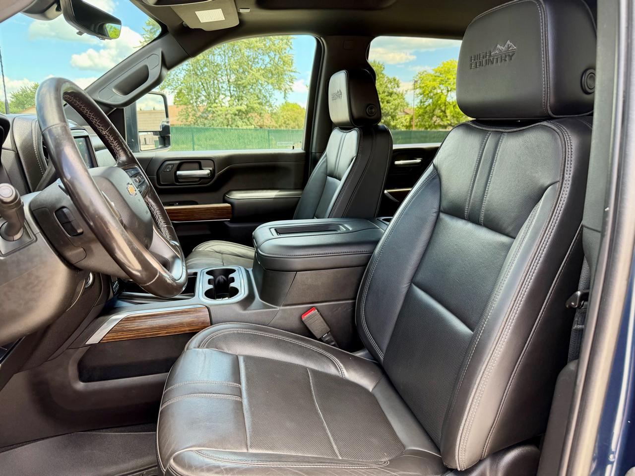Chevrolet Silverado 2500HD 4WD Crew Cab 159" High Country 2022