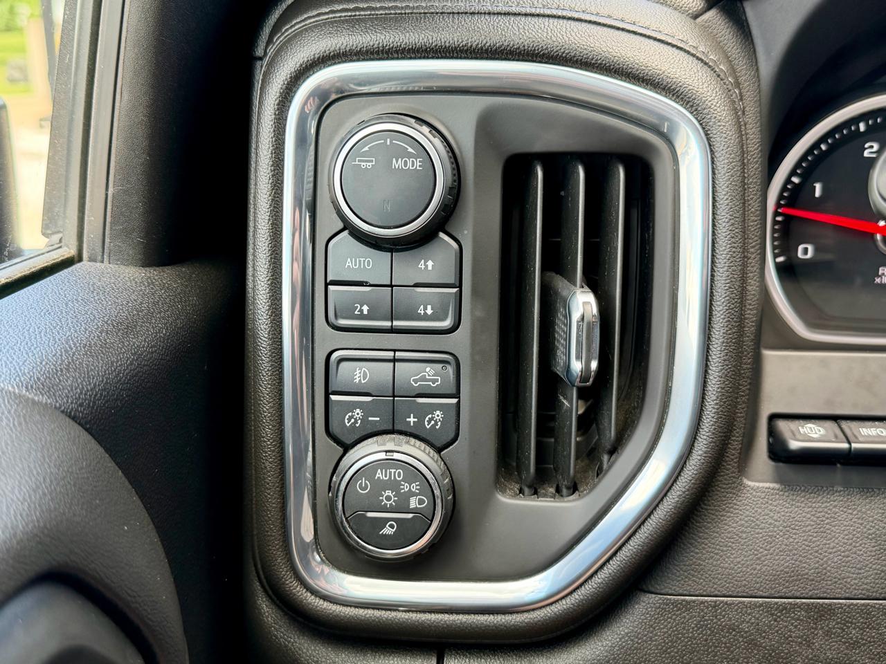 Chevrolet Silverado 2500HD 4WD Crew Cab 159" High Country 2022