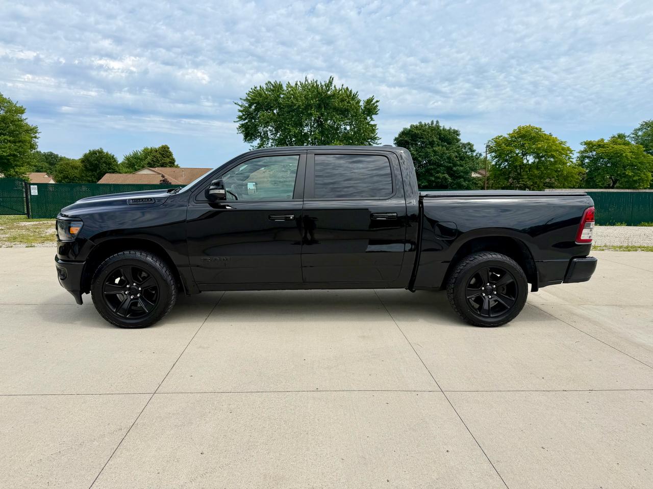 RAM 1500 Big Horn 4x4 Crew Cab 5'7" Box 2022