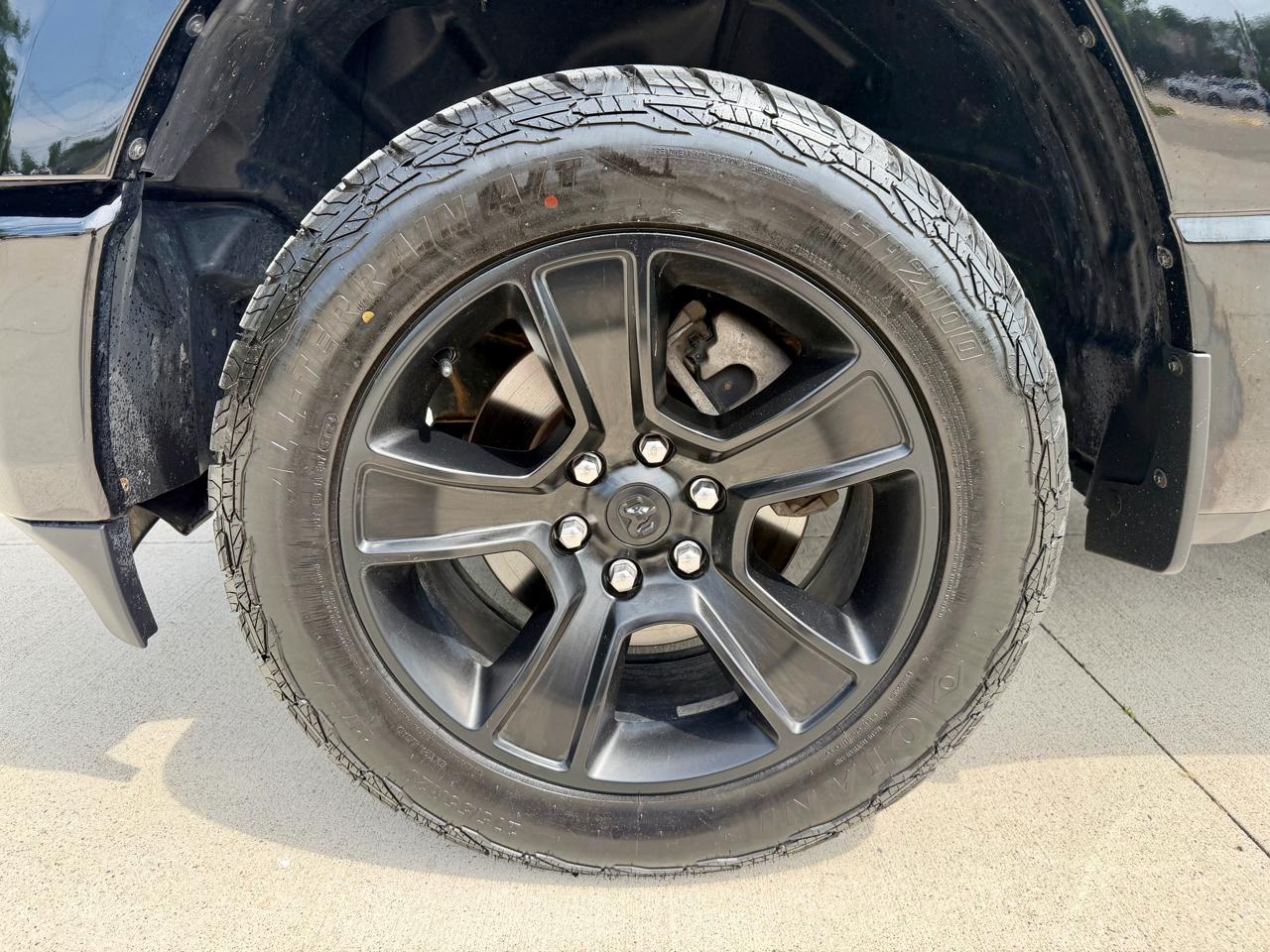 RAM 1500 Big Horn 4x4 Crew Cab 5'7" Box 2022