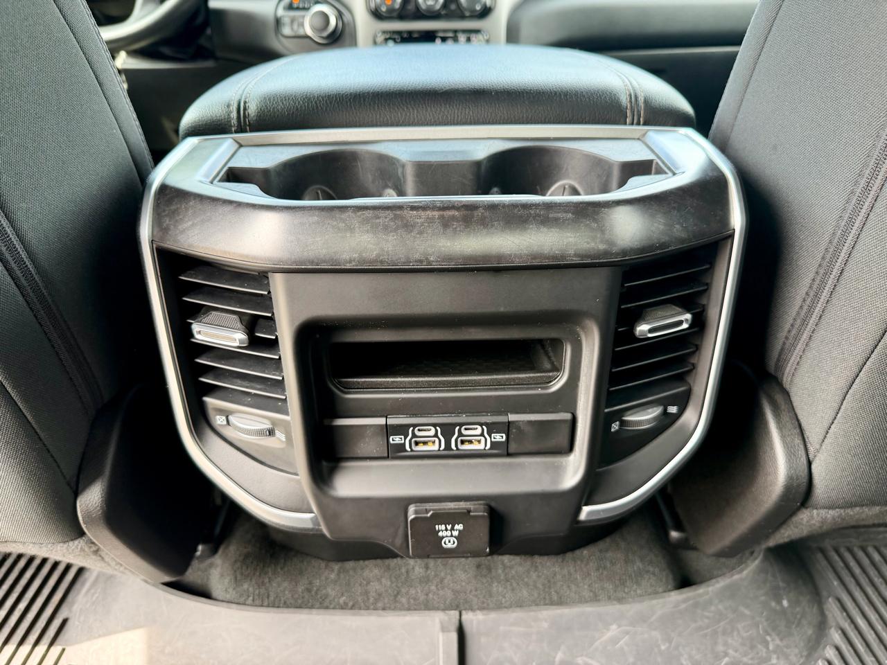 RAM 1500 Big Horn 4x4 Crew Cab 5'7" Box 2022