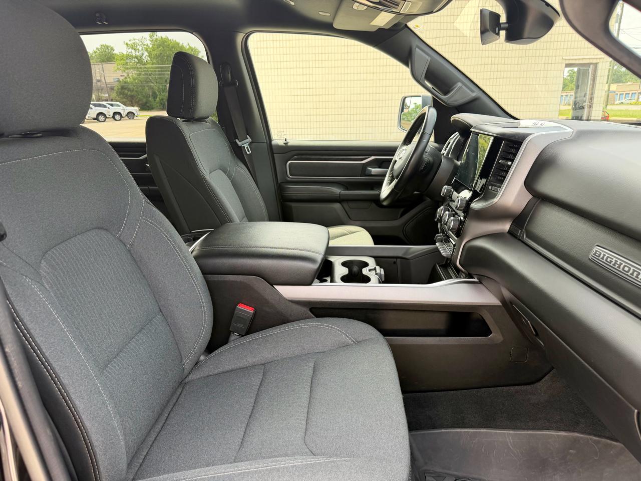 RAM 1500 Big Horn 4x4 Crew Cab 5'7" Box 2022