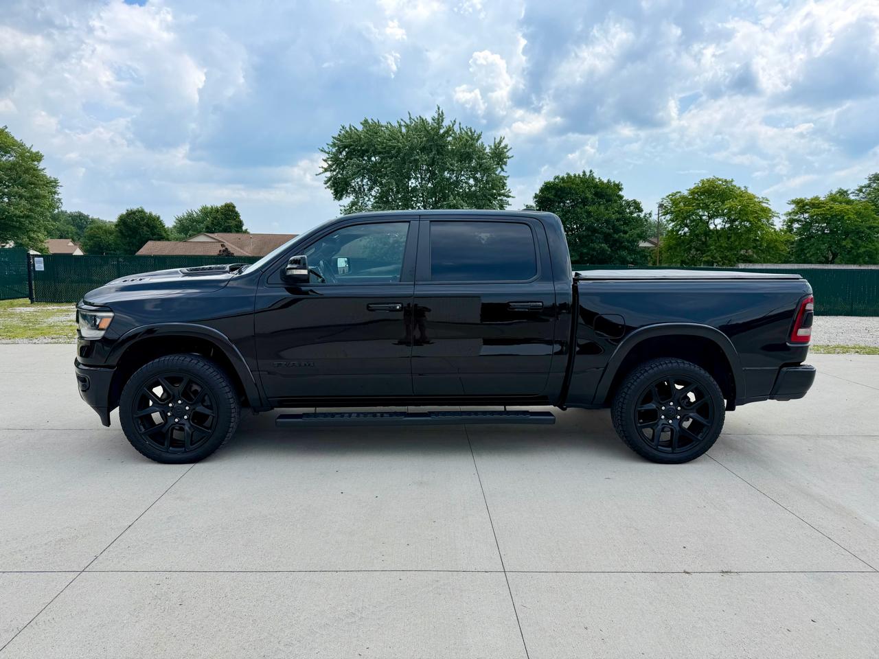 RAM 1500 Laramie 4x4 Crew Cab 5'7" Box 2022