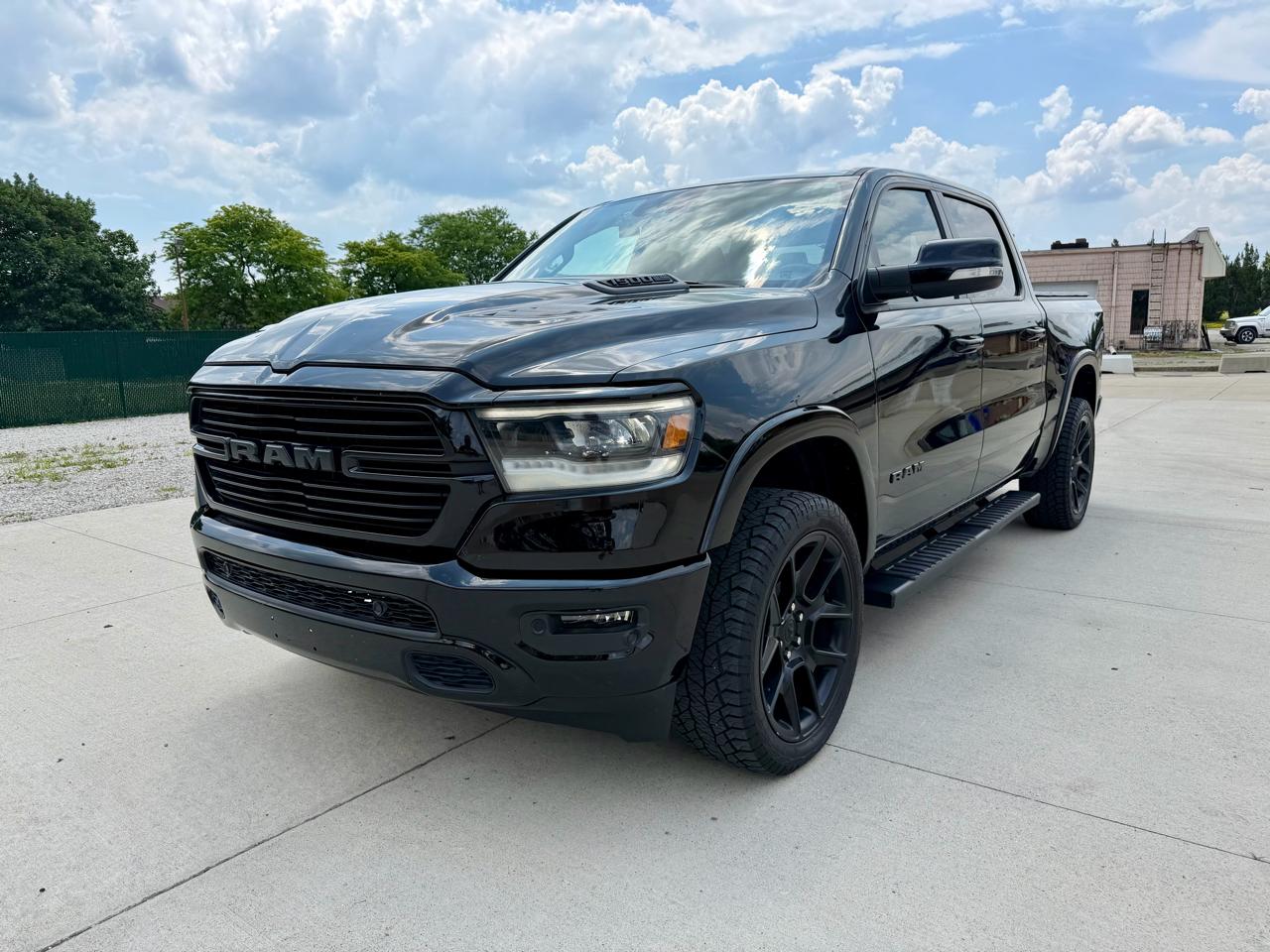 RAM 1500 Laramie 4x4 Crew Cab 5'7" Box 2022