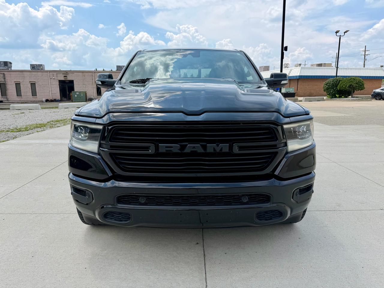 RAM 1500 Laramie 4x4 Crew Cab 5'7" Box 2022