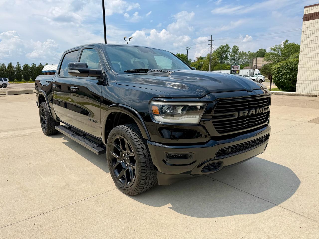 RAM 1500 Laramie 4x4 Crew Cab 5'7" Box 2022