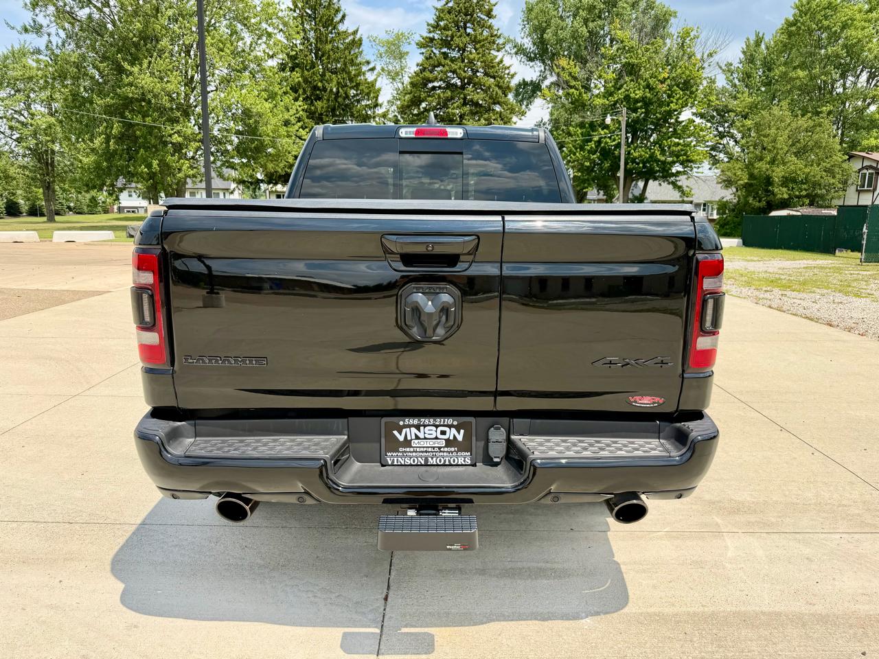 RAM 1500 Laramie 4x4 Crew Cab 5'7" Box 2022