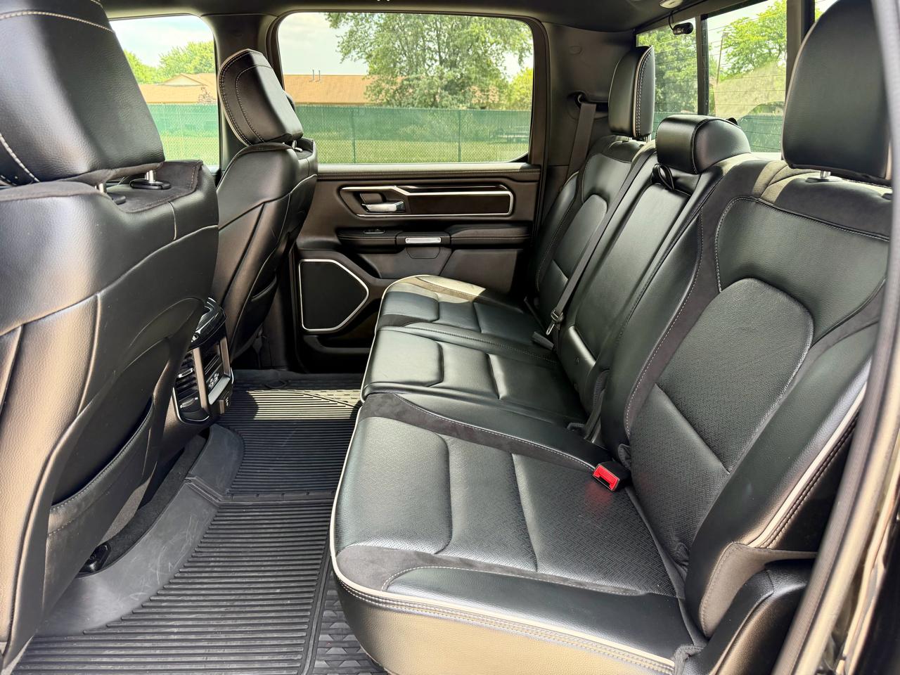 RAM 1500 Laramie 4x4 Crew Cab 5'7" Box 2022