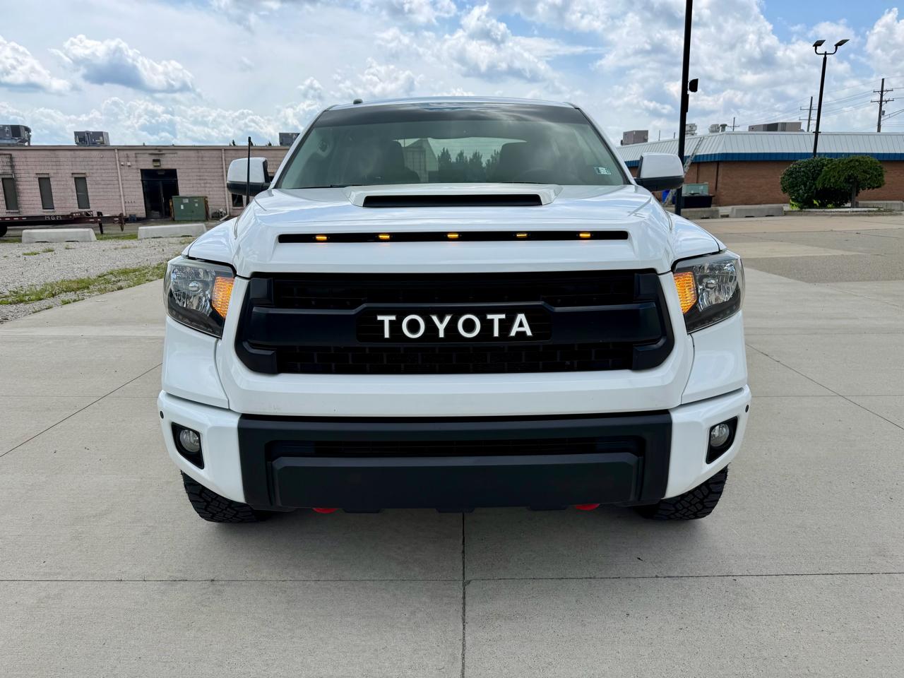 Toyota Tundra 4WD Truck CrewMax 5.7L V8 6-Spd AT SR5 (Natl) 2016