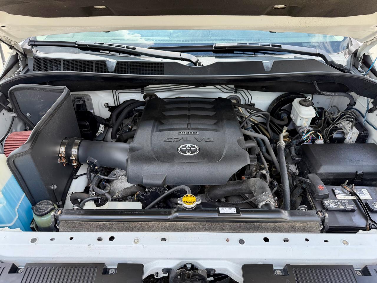 Toyota Tundra 4WD Truck CrewMax 5.7L V8 6-Spd AT SR5 (Natl) 2016
