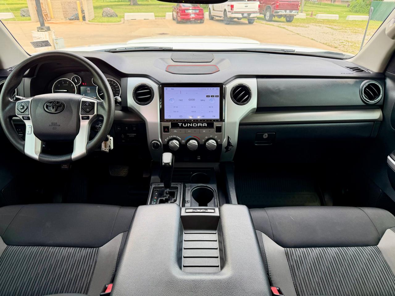 Toyota Tundra 4WD Truck CrewMax 5.7L V8 6-Spd AT SR5 (Natl) 2016