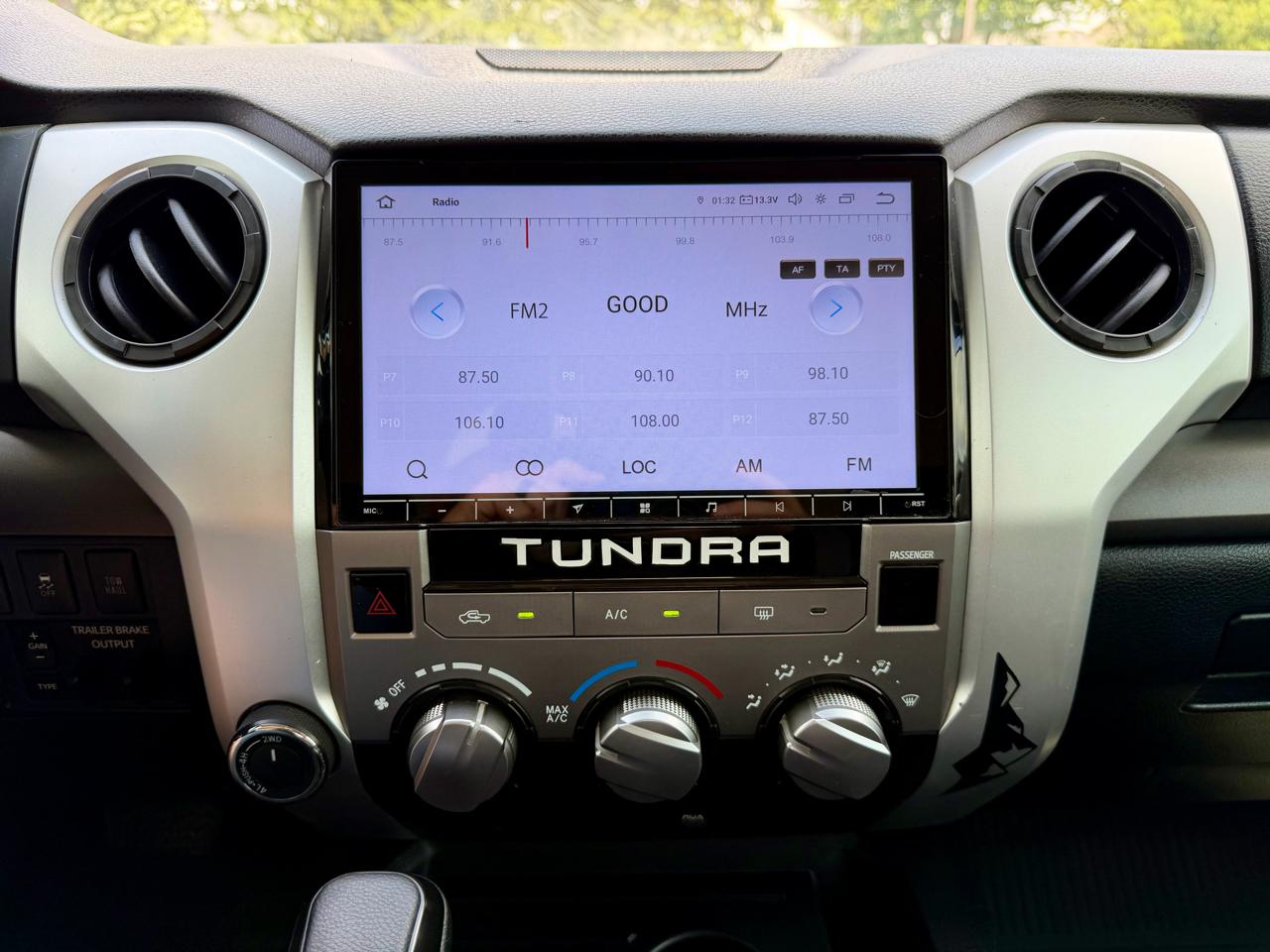 Toyota Tundra 4WD Truck CrewMax 5.7L V8 6-Spd AT SR5 (Natl) 2016