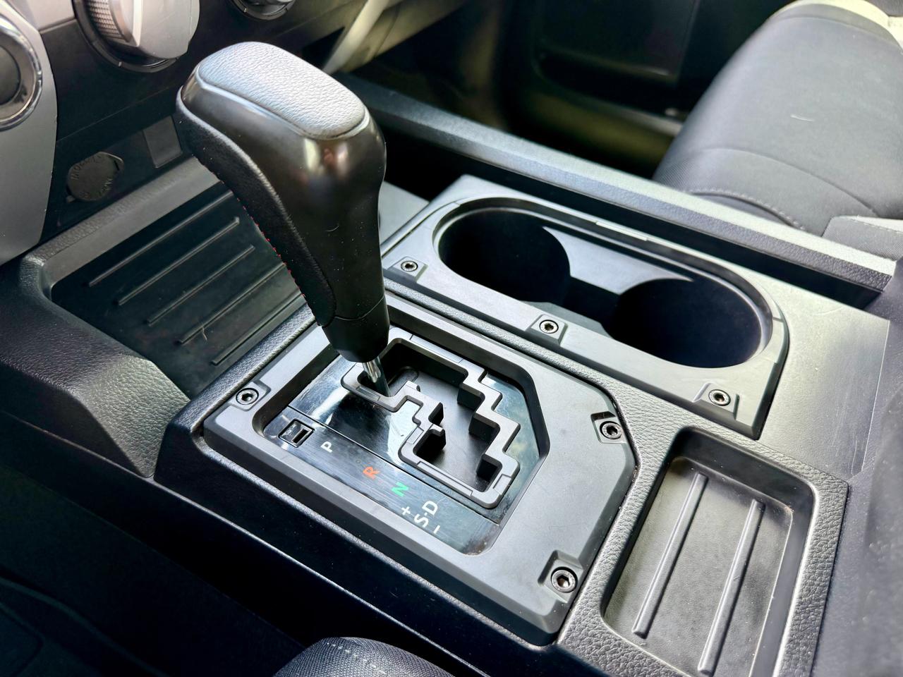 Toyota Tundra 4WD Truck CrewMax 5.7L V8 6-Spd AT SR5 (Natl) 2016