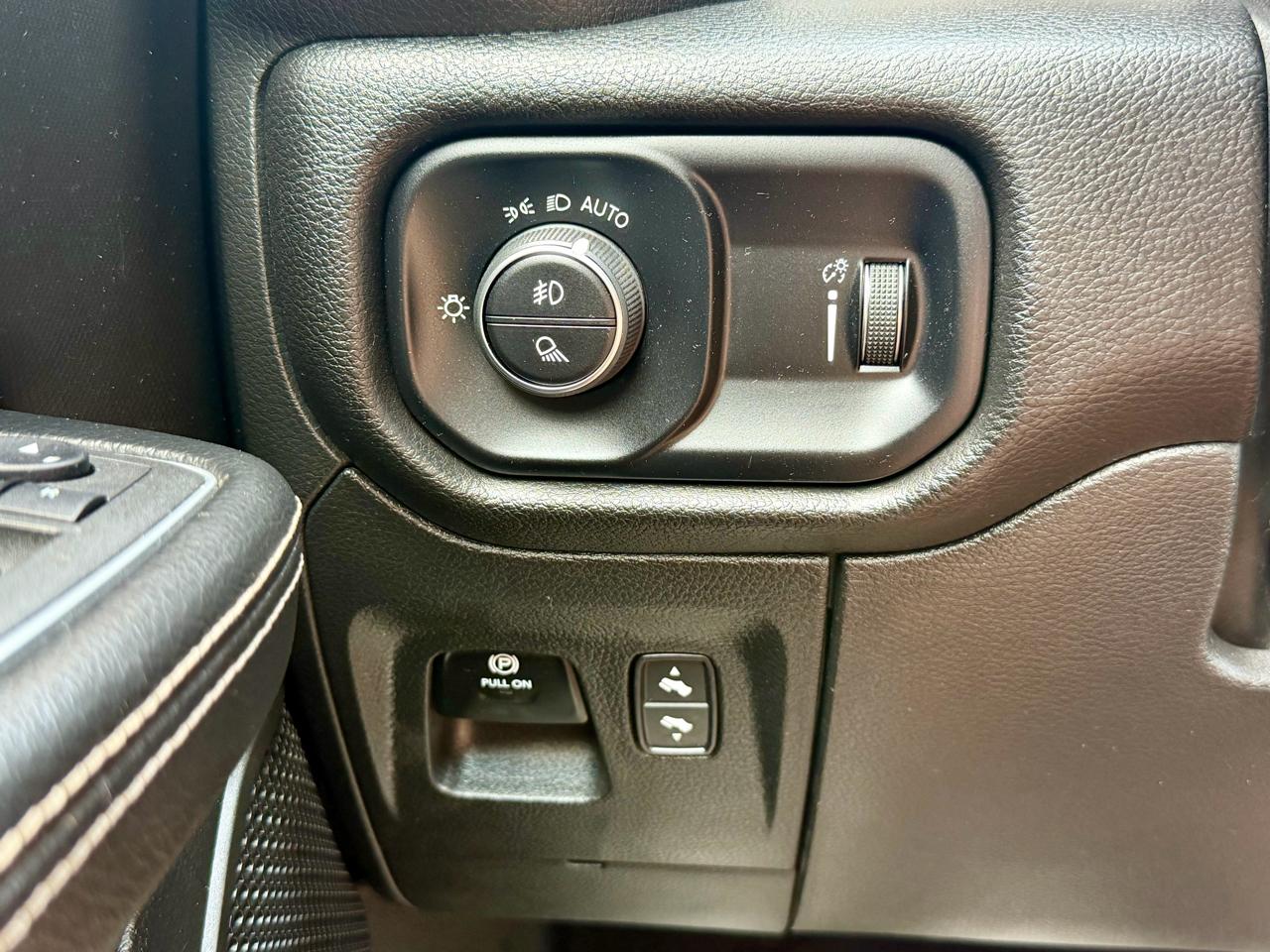 RAM 1500 Rebel 4x4 Crew Cab 5'7" Box 2022