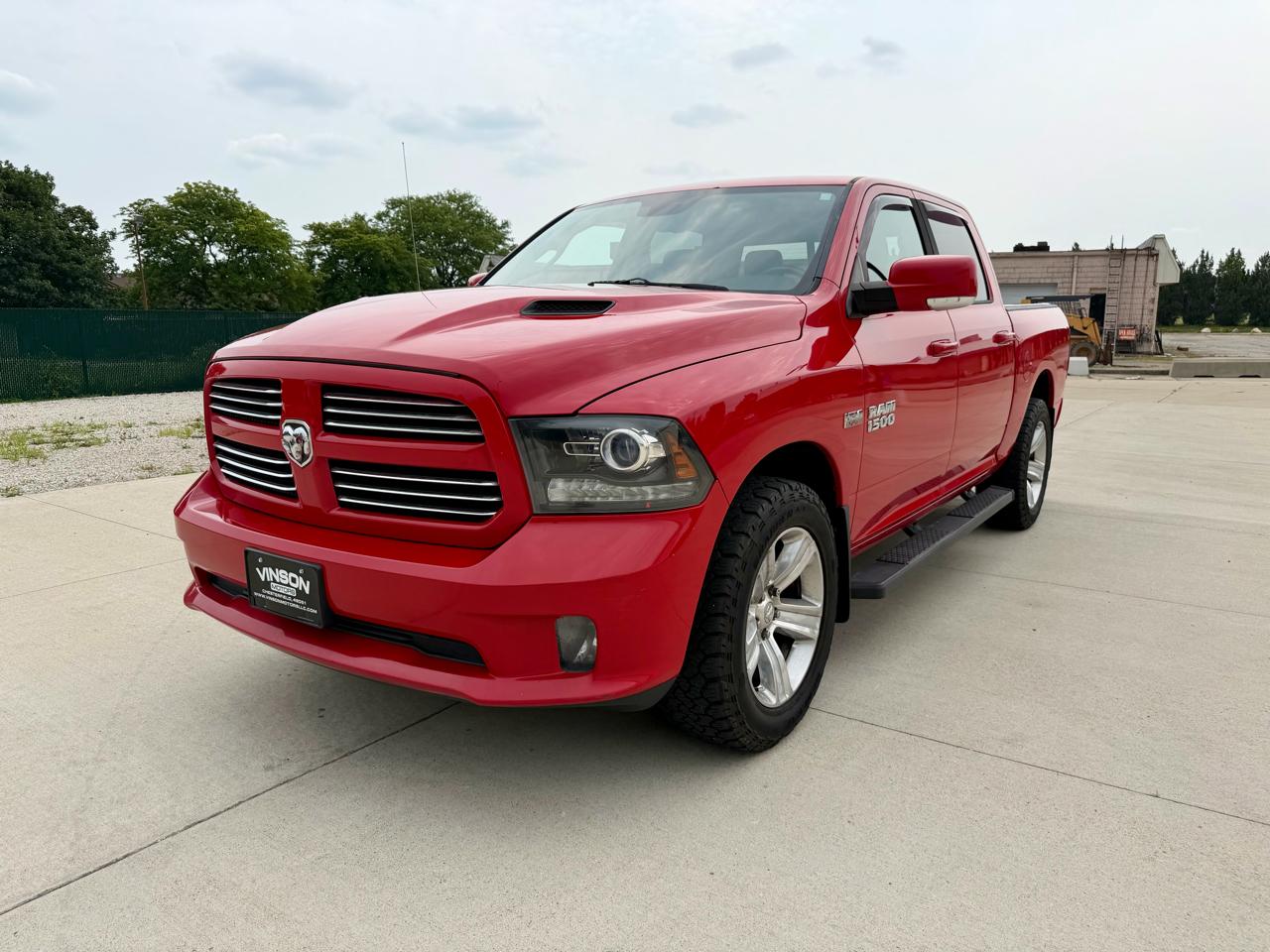 RAM 1500 4WD Crew Cab 140.5" Sport 2016