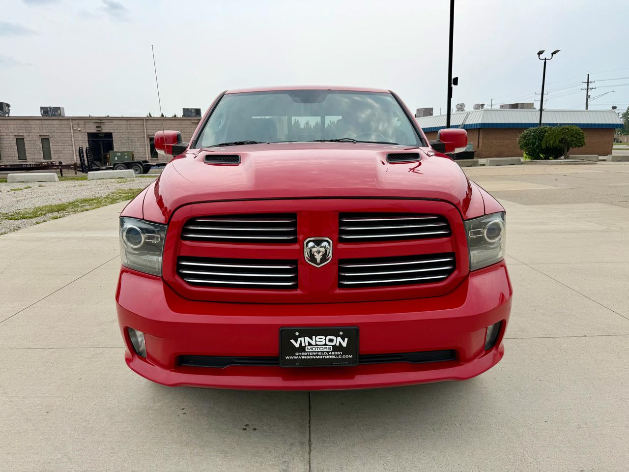 RAM 1500 4WD Crew Cab 140.5" Sport 2016