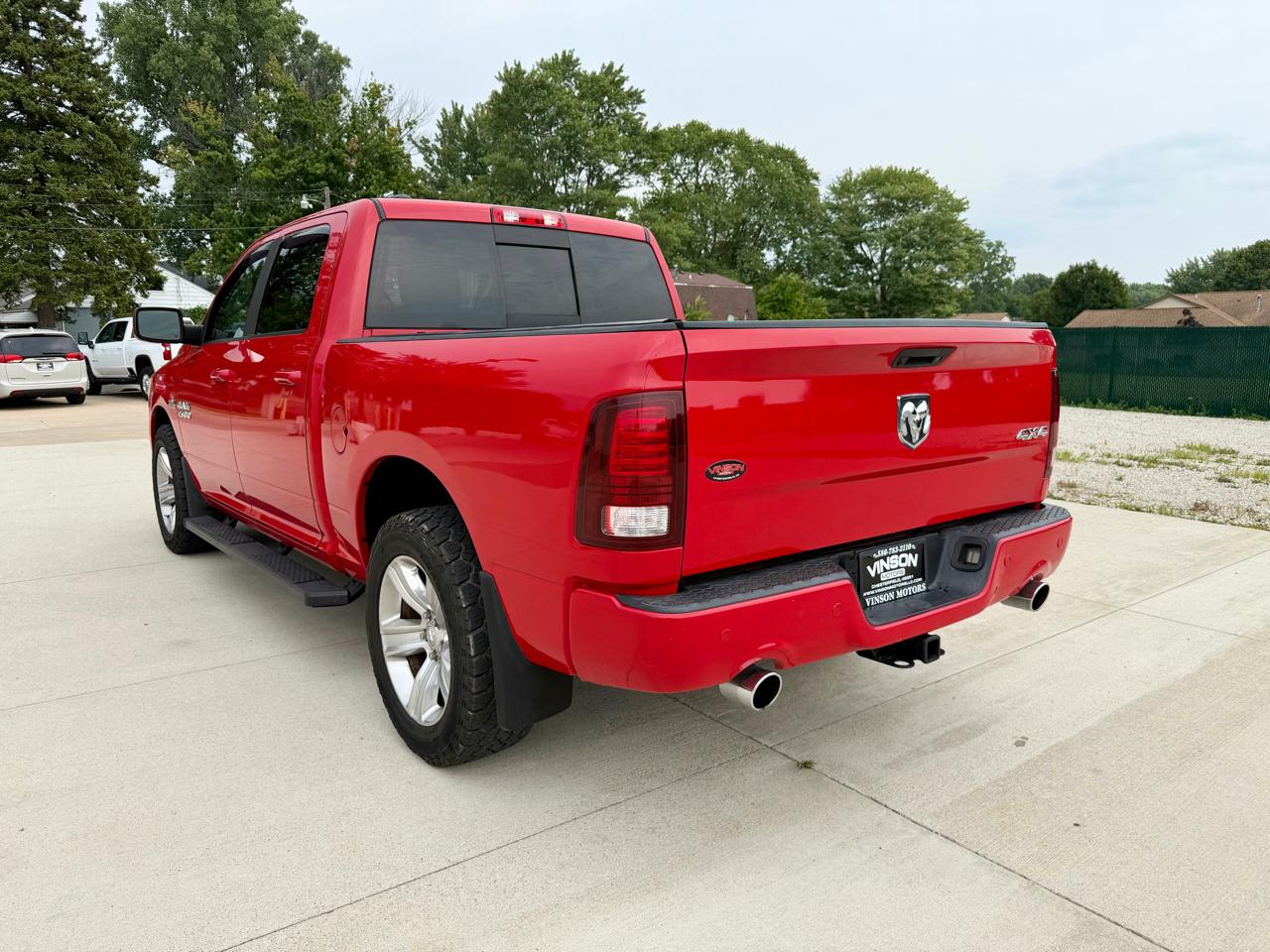 RAM 1500 4WD Crew Cab 140.5" Sport 2016