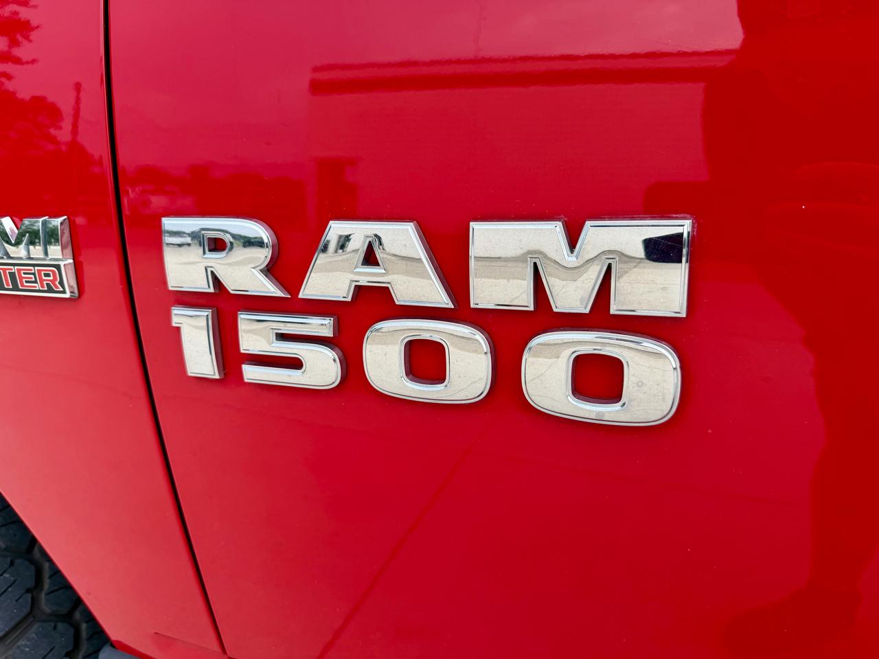 RAM 1500 4WD Crew Cab 140.5" Sport 2016