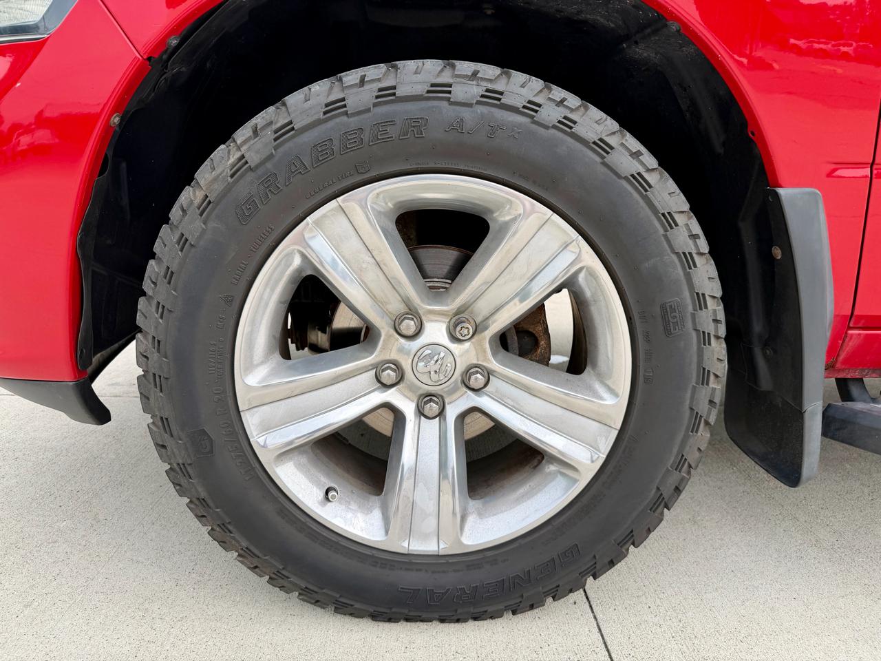 RAM 1500 4WD Crew Cab 140.5" Sport 2016