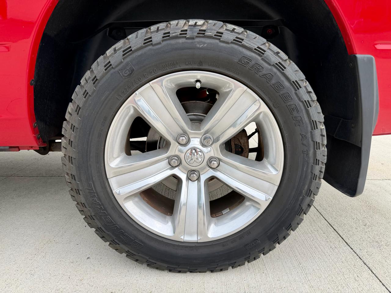 RAM 1500 4WD Crew Cab 140.5" Sport 2016