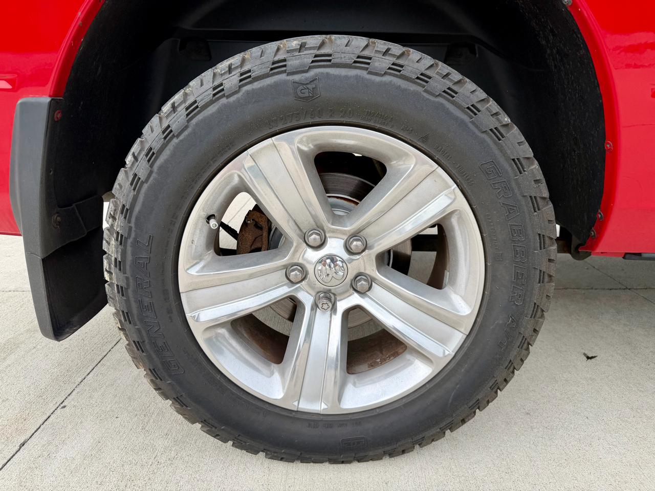 RAM 1500 4WD Crew Cab 140.5" Sport 2016