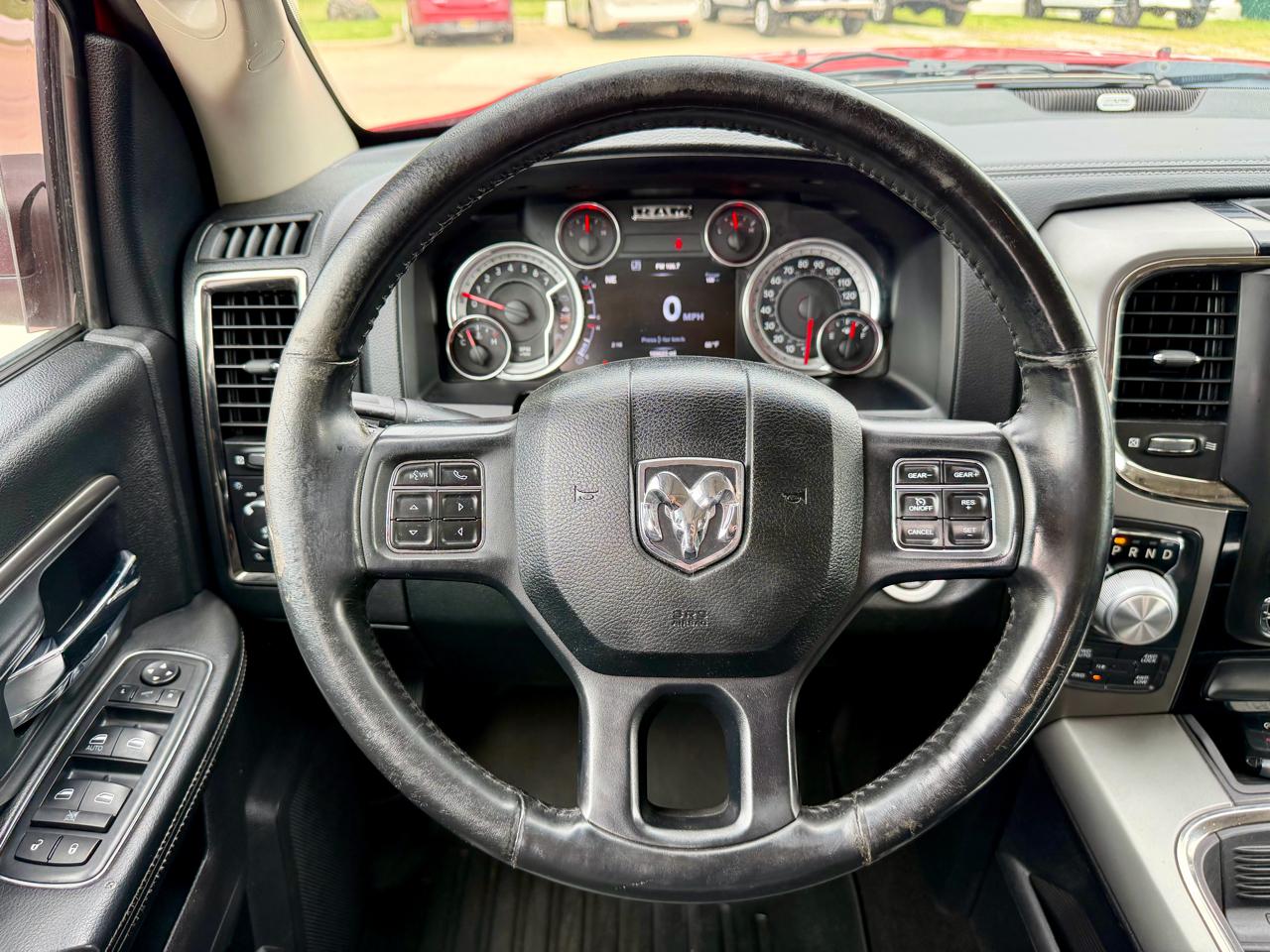 RAM 1500 4WD Crew Cab 140.5" Sport 2016