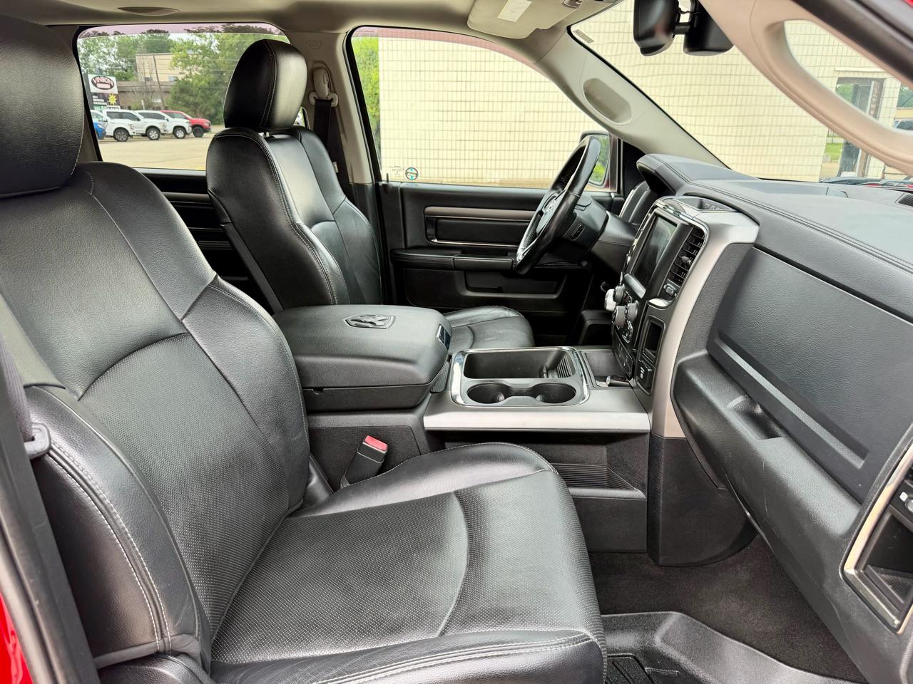 RAM 1500 4WD Crew Cab 140.5" Sport 2016