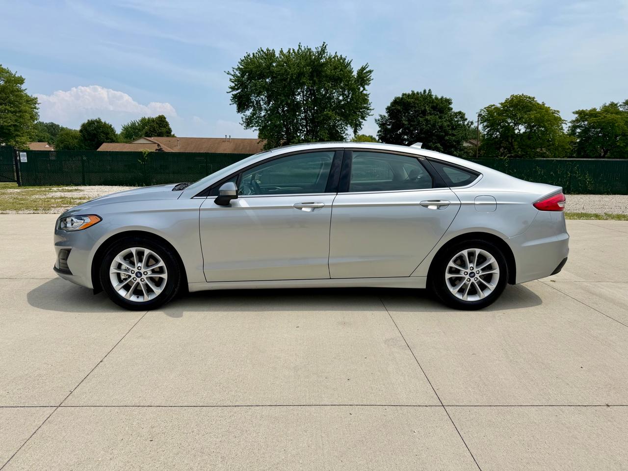 Ford Fusion SE FWD 2020
