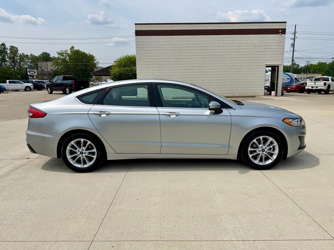 Ford Fusion SE FWD 2020