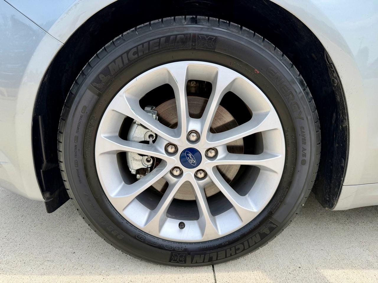 Ford Fusion SE FWD 2020
