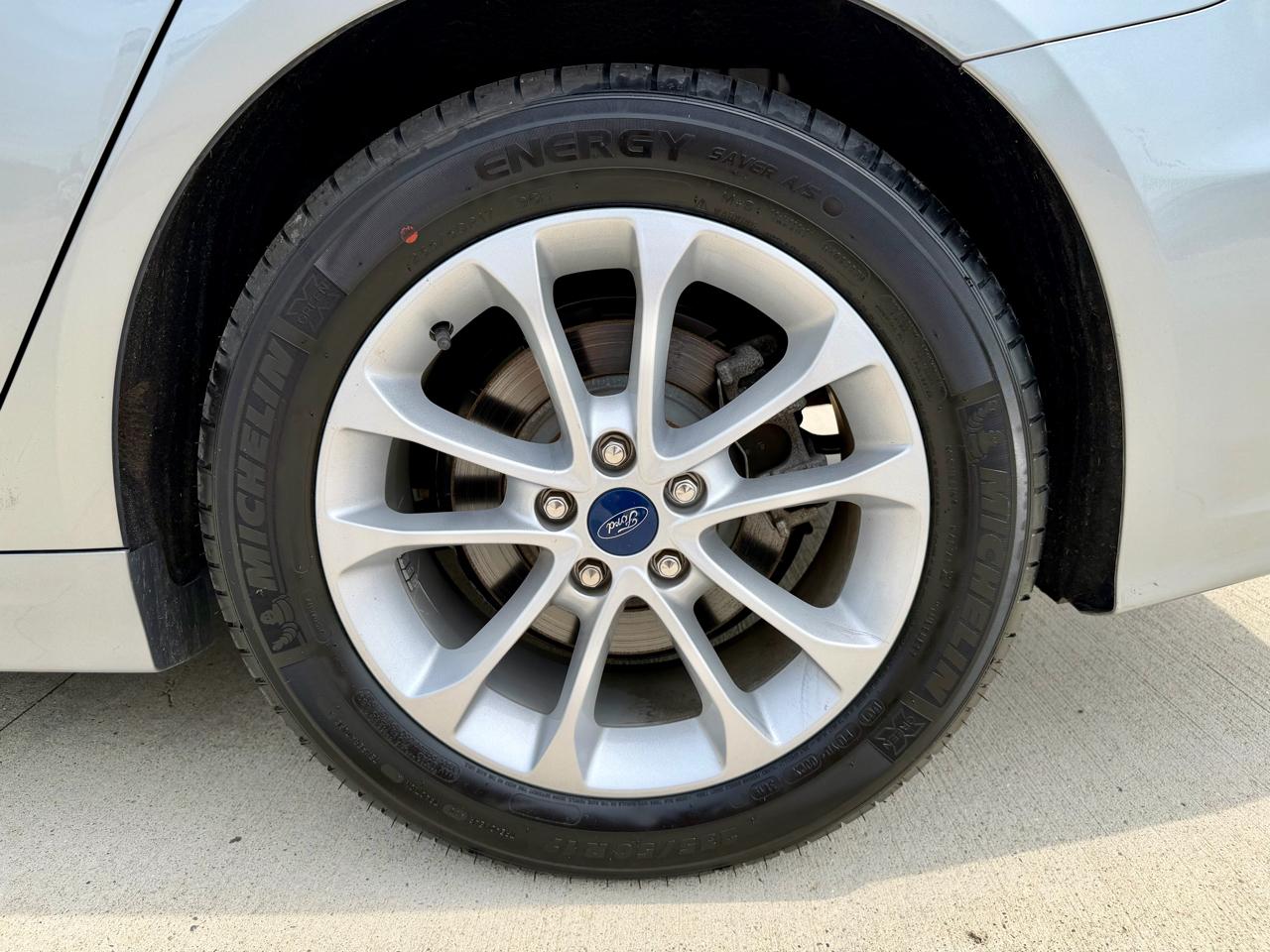 Ford Fusion SE FWD 2020