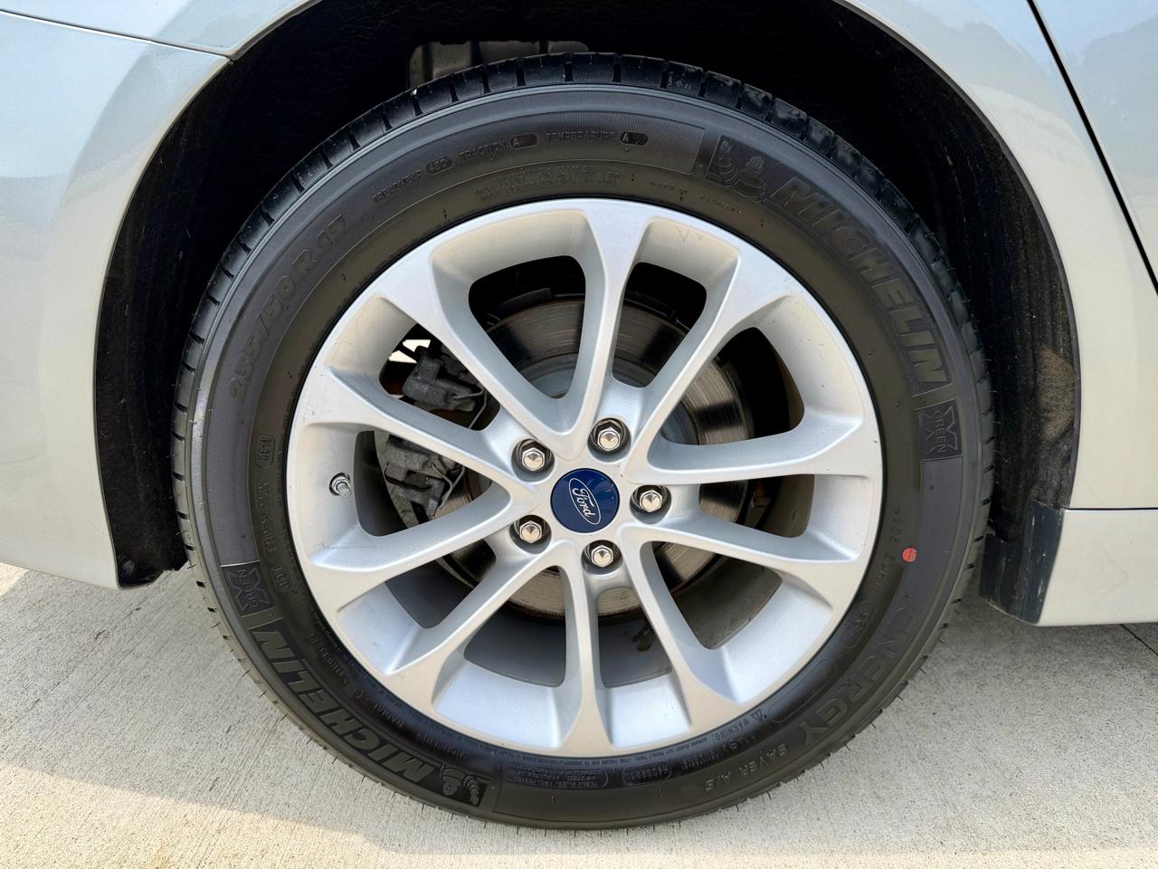 Ford Fusion SE FWD 2020