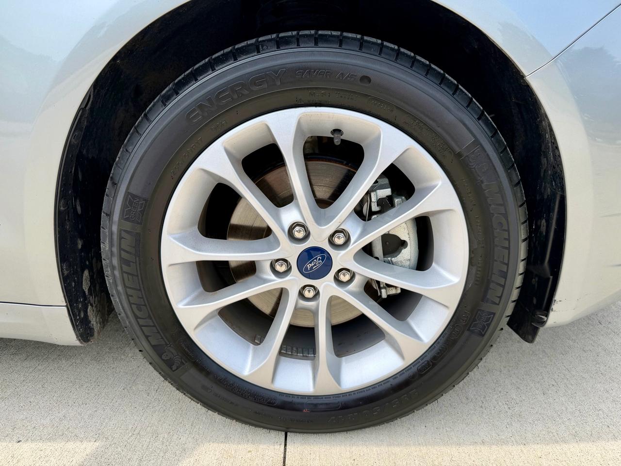 Ford Fusion SE FWD 2020