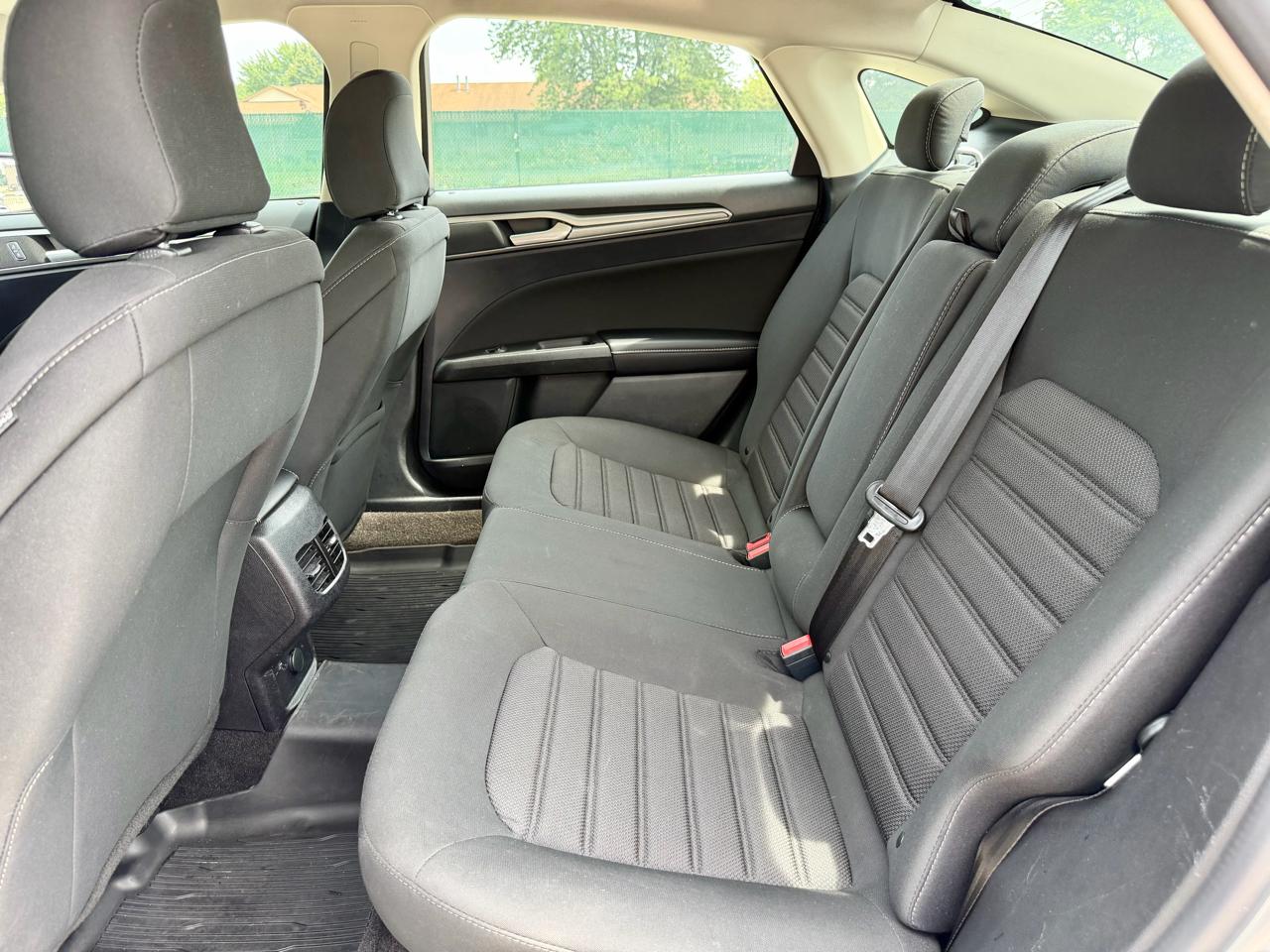 Ford Fusion SE FWD 2020