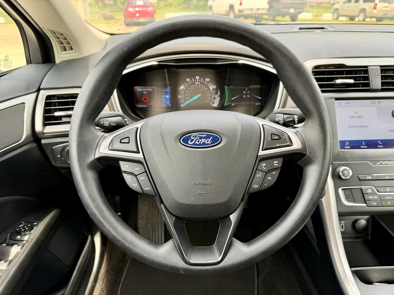 Ford Fusion SE FWD 2020