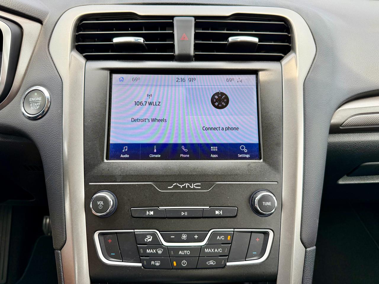 Ford Fusion SE FWD 2020