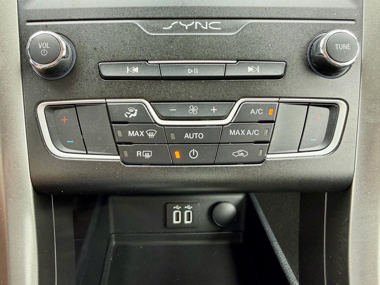 Ford Fusion SE FWD 2020