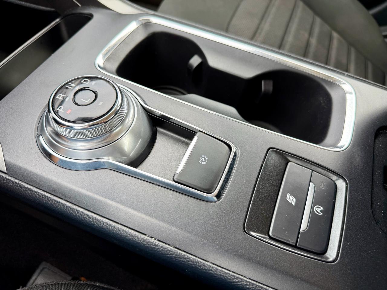 Ford Fusion SE FWD 2020
