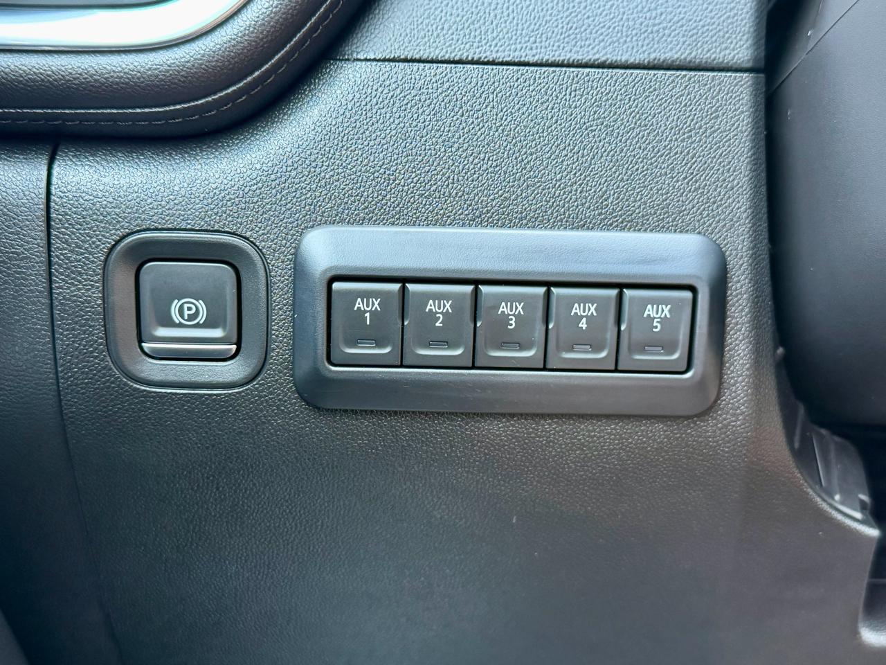 Chevrolet Silverado 3500HD 4WD Crew Cab 159" LT 2021