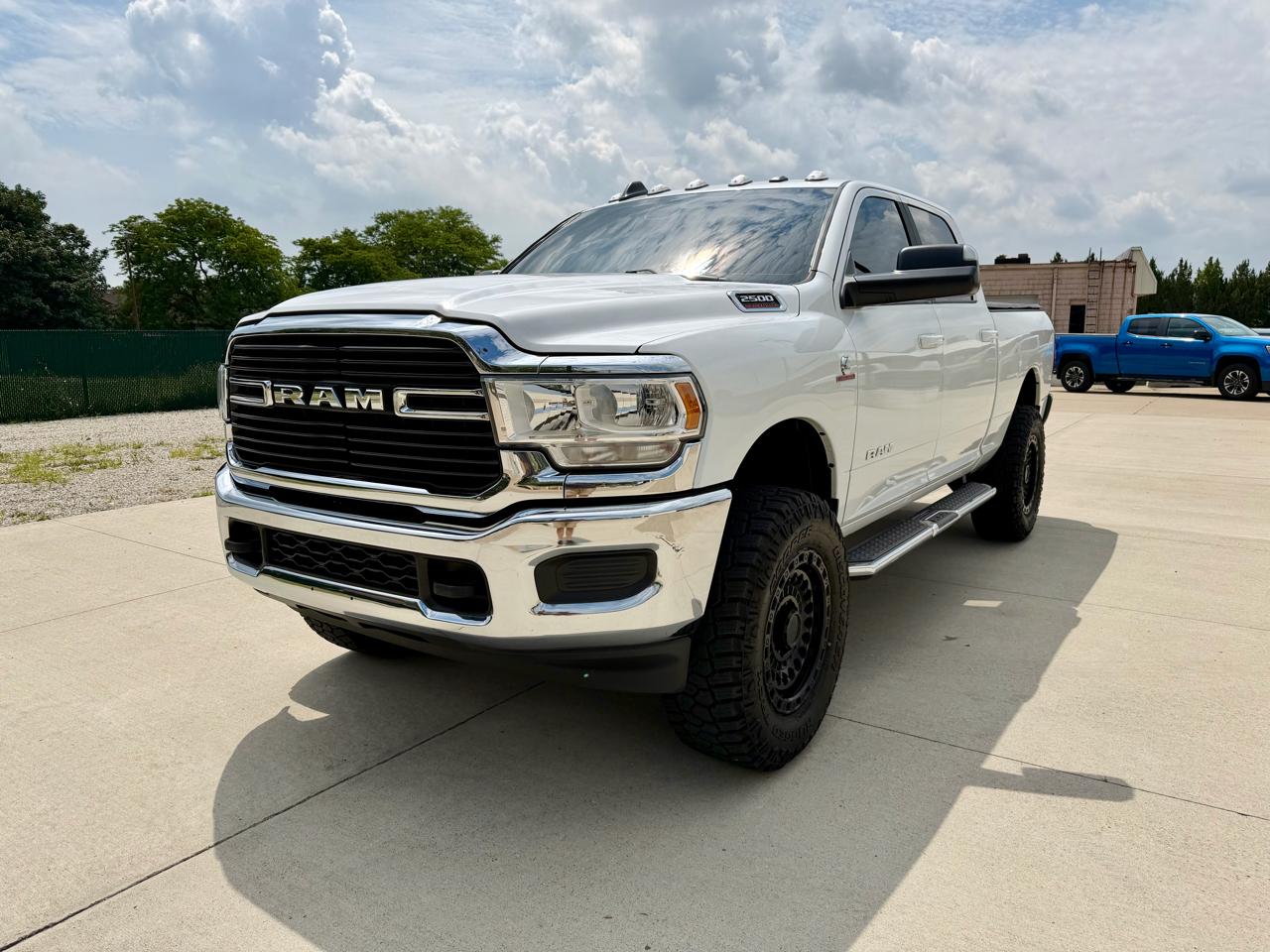 RAM 2500 Big Horn 4x4 Crew Cab 6'4" Box 2021