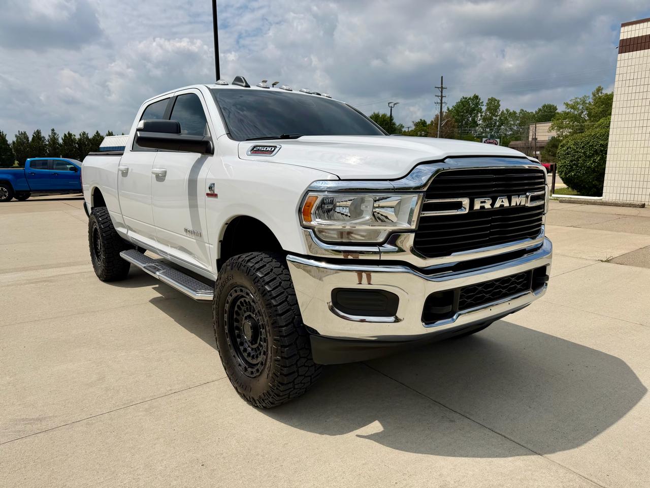 RAM 2500 Big Horn 4x4 Crew Cab 6'4" Box 2021
