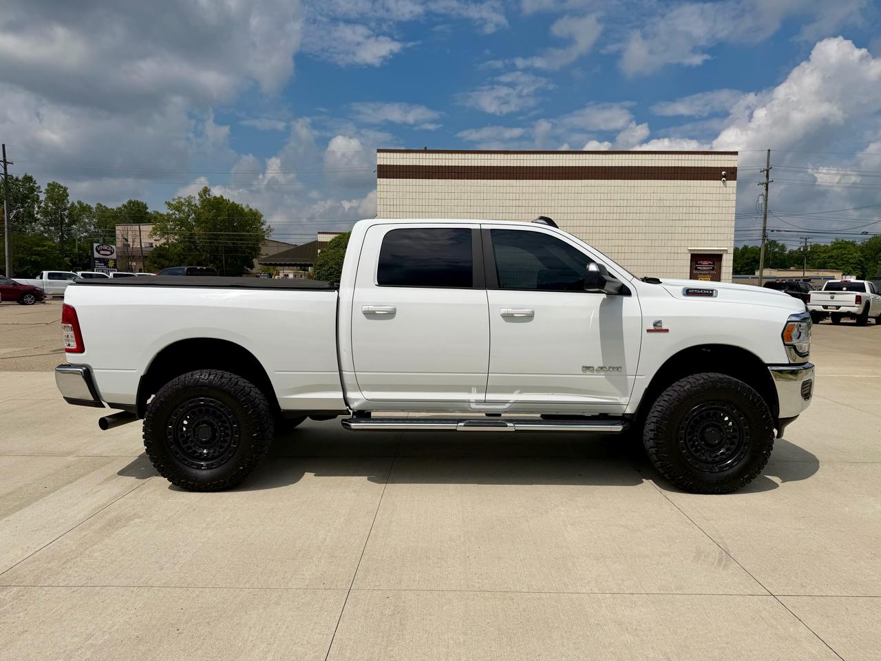 RAM 2500 Big Horn 4x4 Crew Cab 6'4" Box 2021