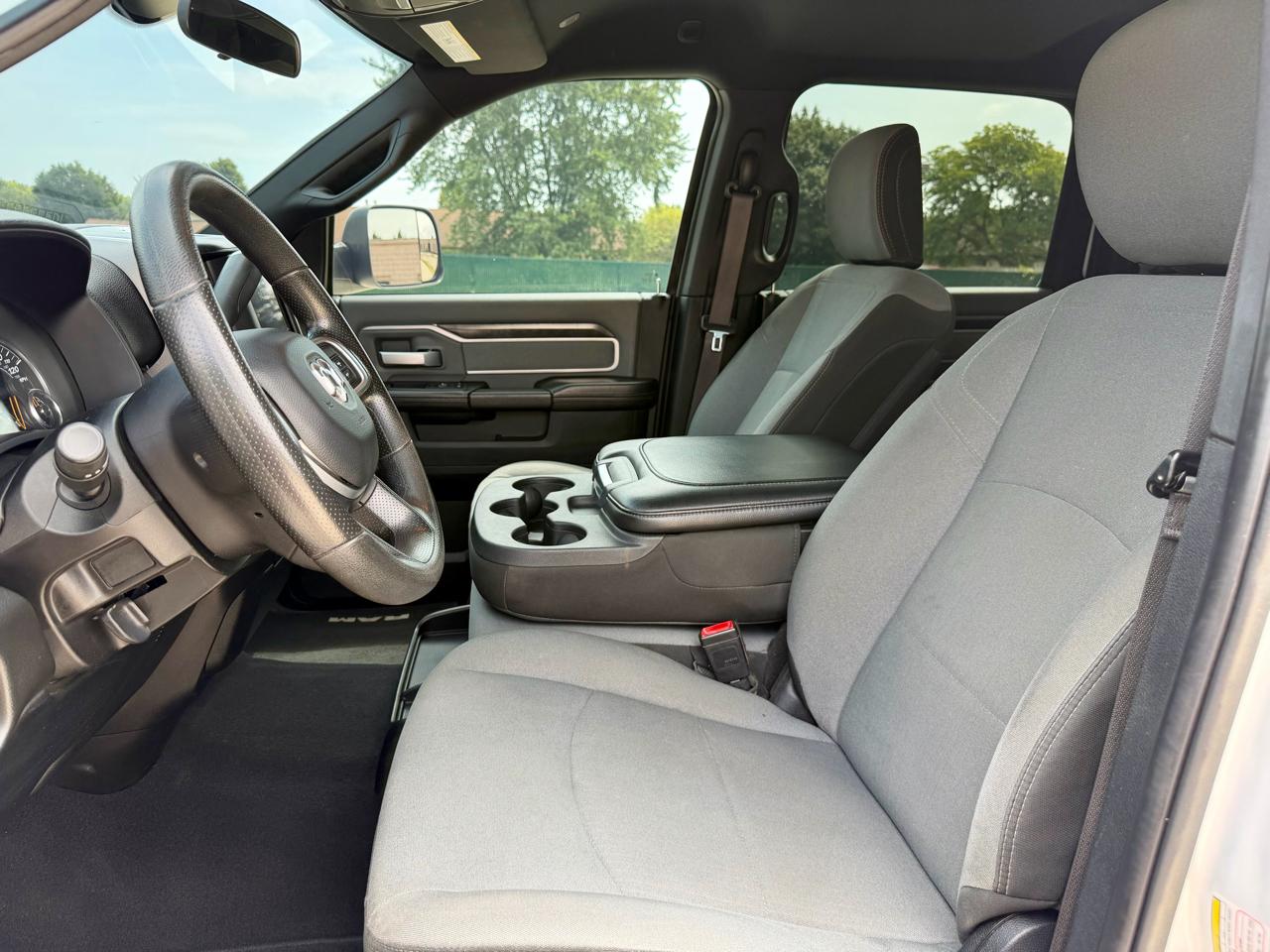 RAM 2500 Big Horn 4x4 Crew Cab 6'4" Box 2021