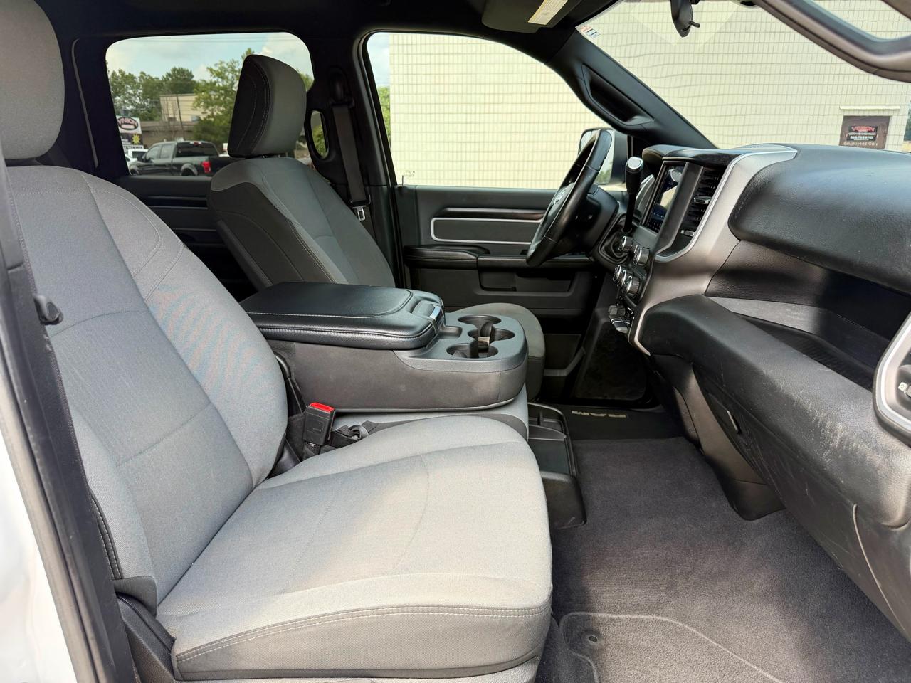 RAM 2500 Big Horn 4x4 Crew Cab 6'4" Box 2021