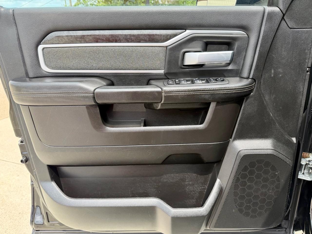RAM 2500 Big Horn 4x4 Mega Cab 6'4" Box 2019