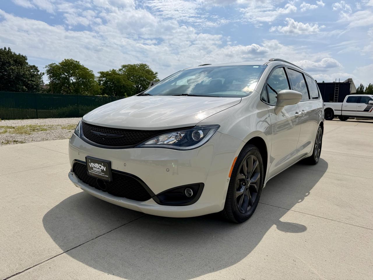 Chrysler Pacifica Touring L FWD 2020