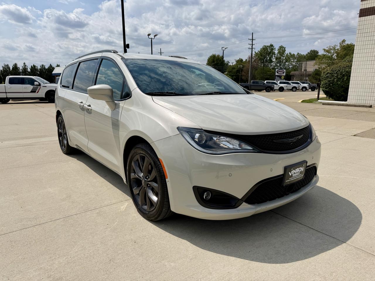Chrysler Pacifica Touring L FWD 2020