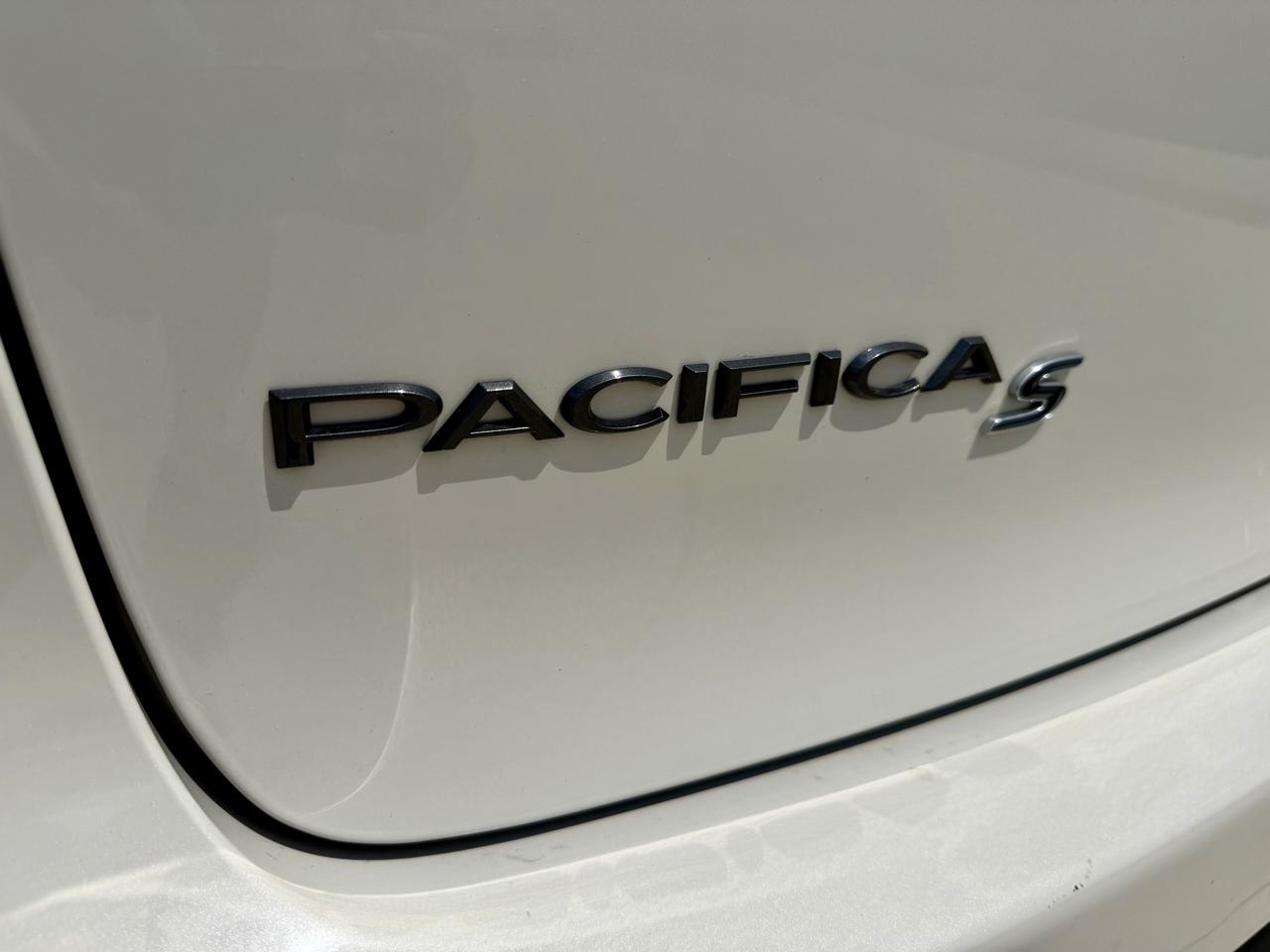 Chrysler Pacifica Touring L FWD 2020